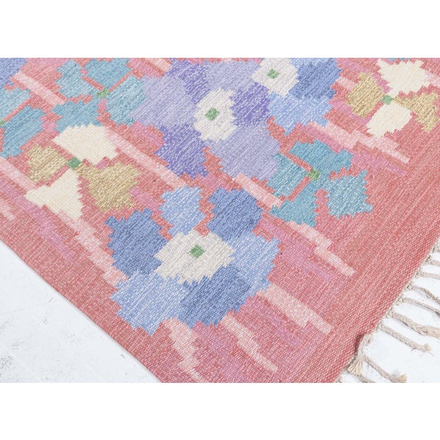 Pink Vintage Swedish Flat-Weave Rug in Floral Design Doris Leslie Blau For Sale - Image 8 of 8