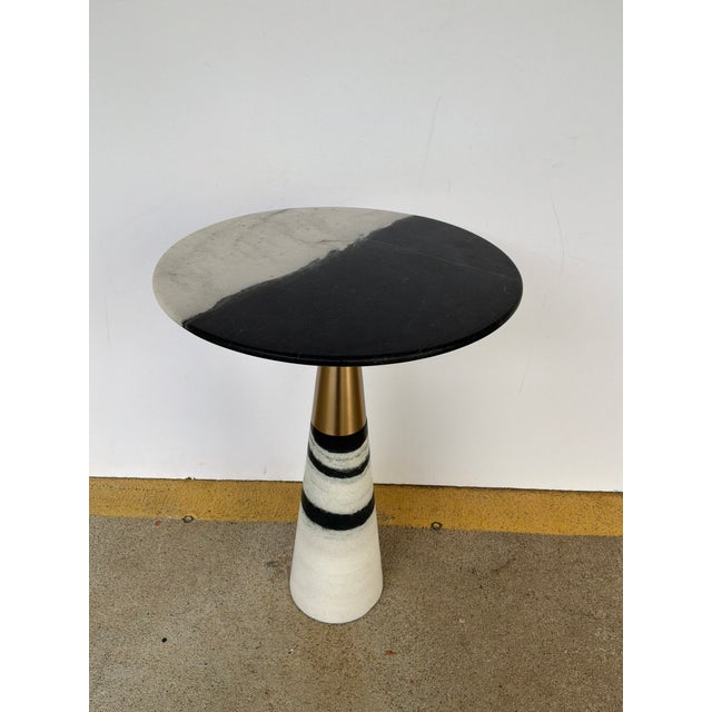 Modern Revelation Pier Accent Table / Marble For Sale - Image 3 of 5