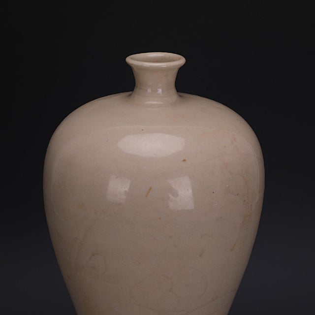Vintage Chinese Cream White Porcelain Meiping Vase, Subtle Carved Floral Plum Vase For Sale - Image 4 of 4
