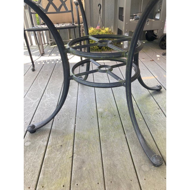 Neoclassical Patio Dining Set, Cast Aluminum, With Table and 4 Chairs in Very Good Condition For Sale - Image 3 of 8