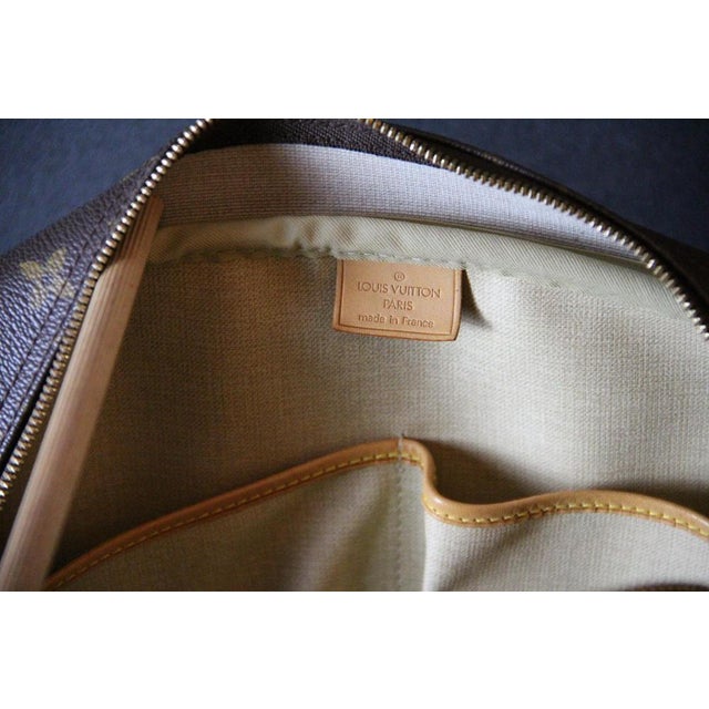 Sac Louis Vuitton Monogram 35 Cm, 2010s For Sale - Image 11 of 18