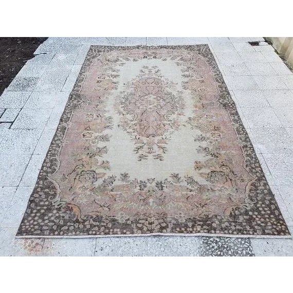 1970s Vintage Turkish Oushak Rug - 5′5″ × 8′10″ For Sale - Image 11 of 11