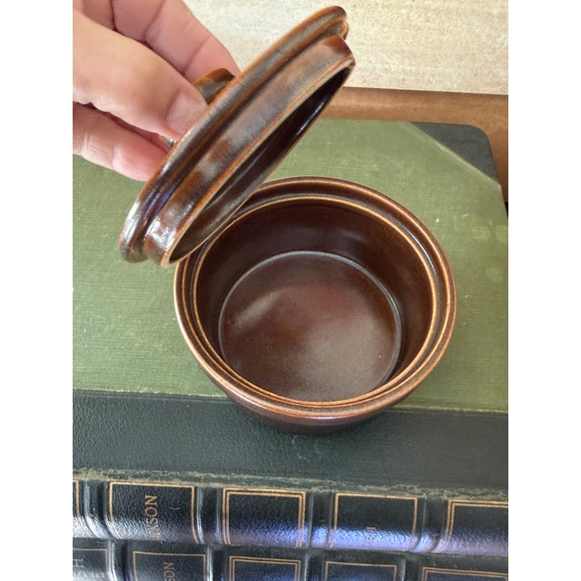 Wedgwood Vintage Wedgwood Stoneware Sugar Bowl With Lid – Sterling Pattern, 1970s For Sale - Image 4 of 8