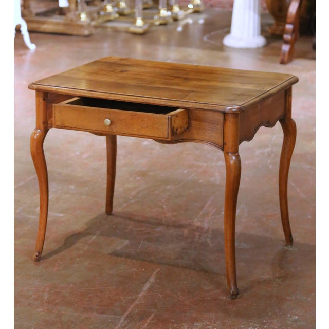 Wood Early 19th Century French Louis XV Provençal Walnut Side Table With Drawer For Sale - Image 7 of 13