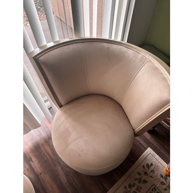 Mid-Century Modern Caracole "U Turn" Swivel Accent Chair - Mid-Century Modern Style For Sale - Image 3 of 5