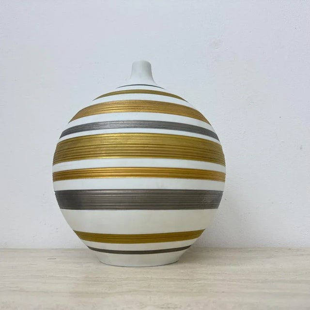 Mid-Century Porcelain Vase from Hutschenreuther, 1970s For Sale - Image 4 of 18
