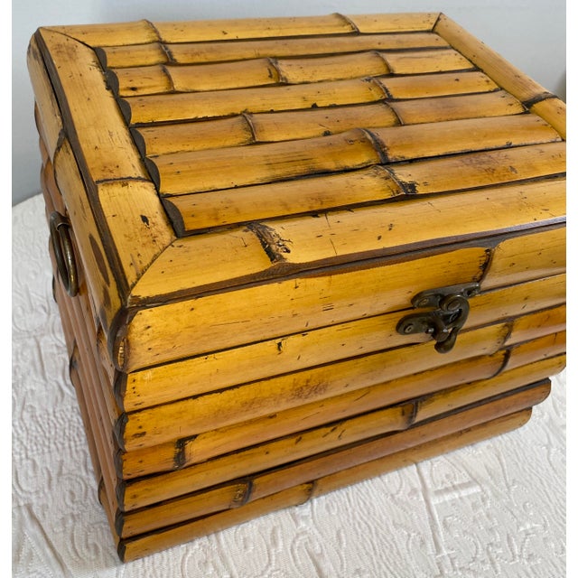 Vintage Bamboo Jewelry Box or Keepsake Chest in Natural Bamboo, Asian-Inspired For Sale - Image 4 of 9