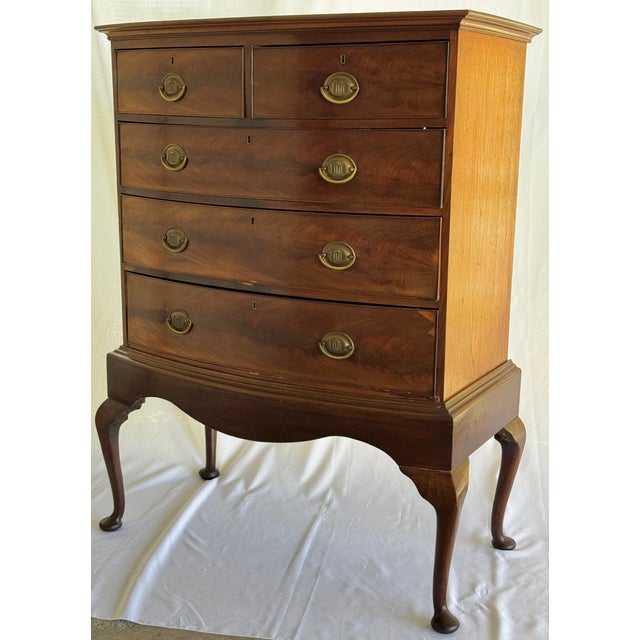 Early 19th Century George III English Bow Front Mahogany Chest on Stand For Sale - Image 9 of 18