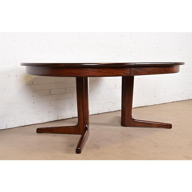 Skovby Møbelfabrik A/S Skovby Danish Modern Sculpted Rosewood Extension Dining Table, Newly Refinished For Sale - Image 4 of 14