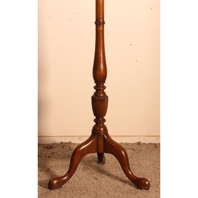 Elegant mahogany coat rack from the 19th century. Very nice base and turning. The top part is rotatable Very nice patina...