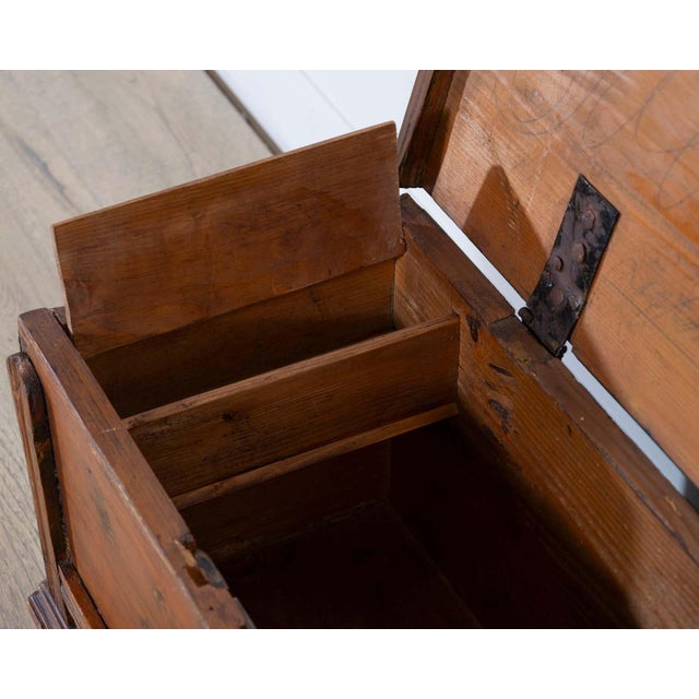 18th-Century Tuscan Fir Travel Box For Sale In Atlanta - Image 6 of 11