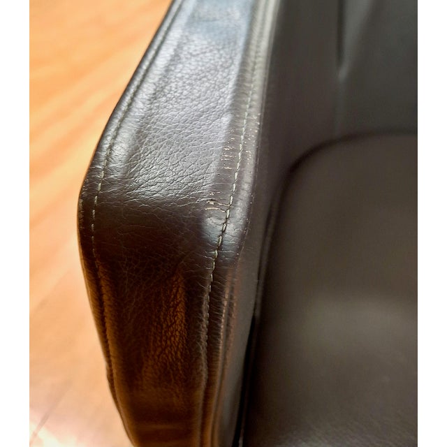 Set of Four B & B Italia 21st-Century “Tulip Sixty” Swivel Armchairs in Leather and Chrome For Sale - Image 10 of 17