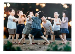 Michiko Ishii & Hajime Inoue, Children of the Showa Era Exhibition Image, 2005, Photograph