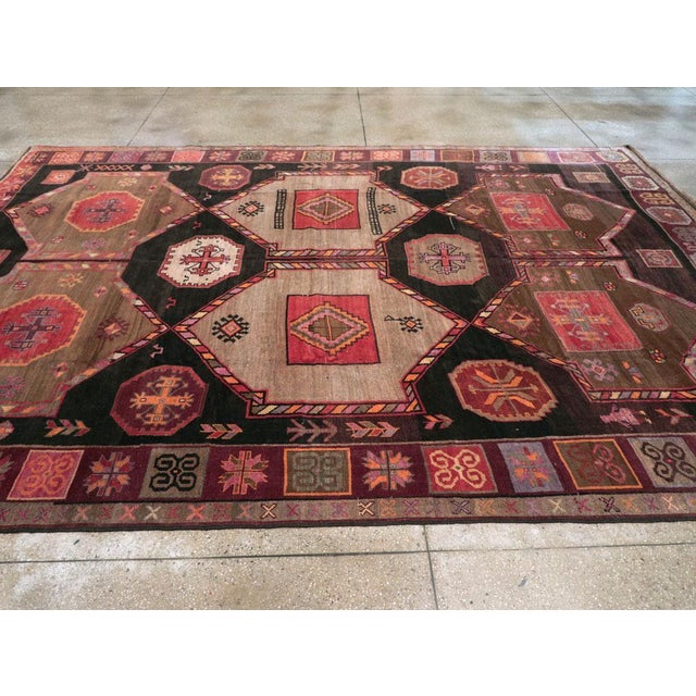 Galerie Shabab Collection Mid-20th Century Handmade Turkish Tribal Room Size Rug For Sale - Image 4 of 8