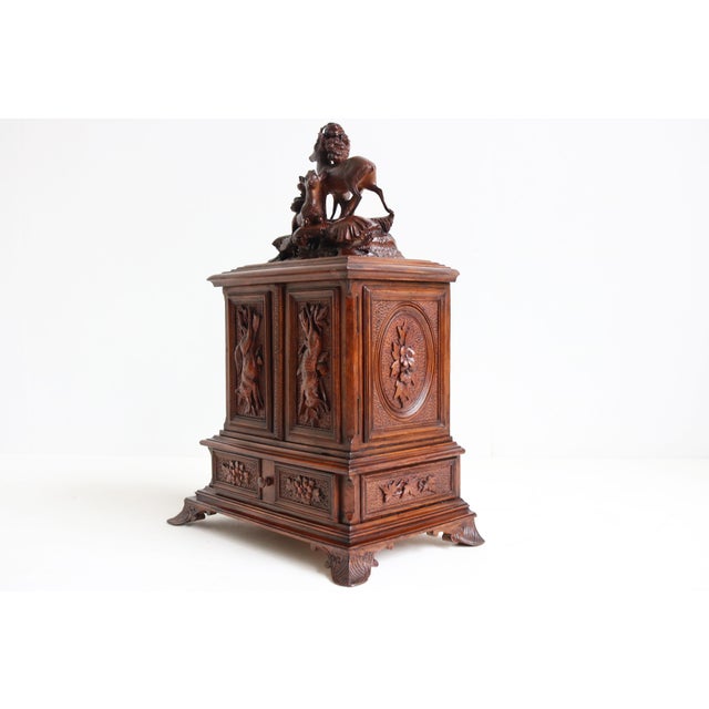 Antique Black Forest Cigar Box in Walnut, 1880 For Sale - Image 10 of 15
