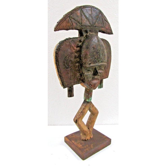 Antique Bakota Reliquary Kota Mask Figure Sculpture From the Tribe in Gabon For Sale - Image 4 of 18