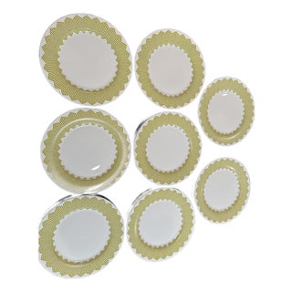 Mid-Century Modern Set of 8 Plates For Sale