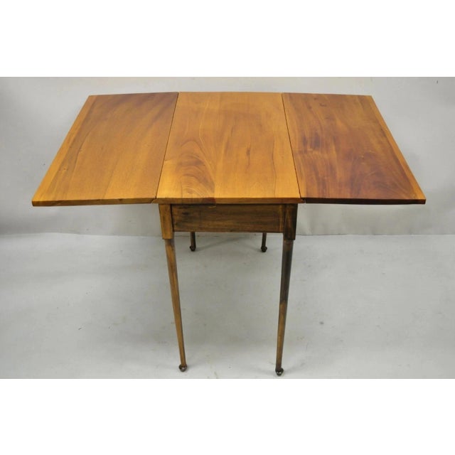 Brown Antique American Colonial Cherry Wood Slender Leg Pembroke Lamp Side End Table For Sale - Image 8 of 12