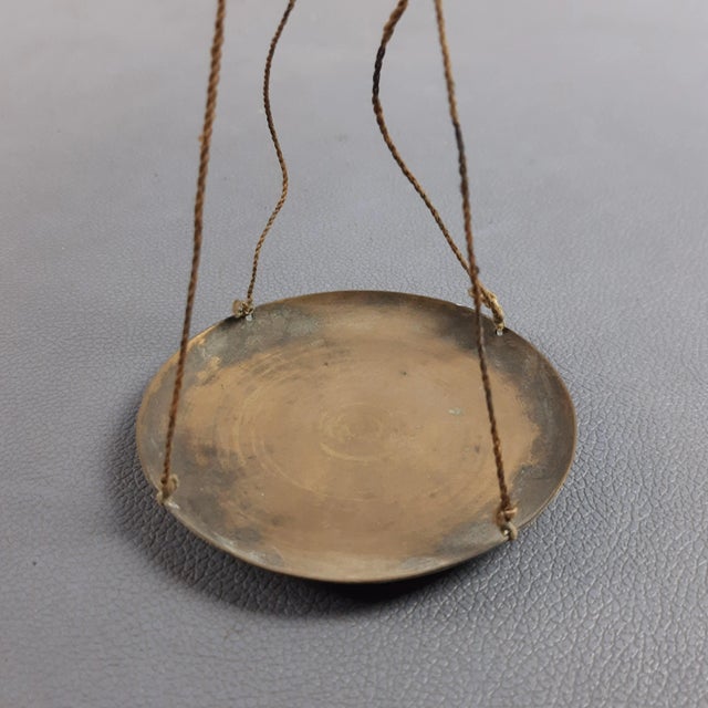 Small Antique Chinese Portable Scales in Wooden Case, 19th Century, Set of 3 For Sale - Image 3 of 11