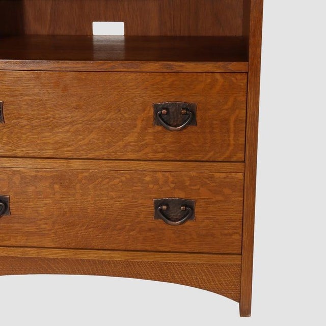Stickley Arts & Crafts Mission Oak 2-Drawer Entertainment Cabinet 20thC For Sale - Image 11 of 12