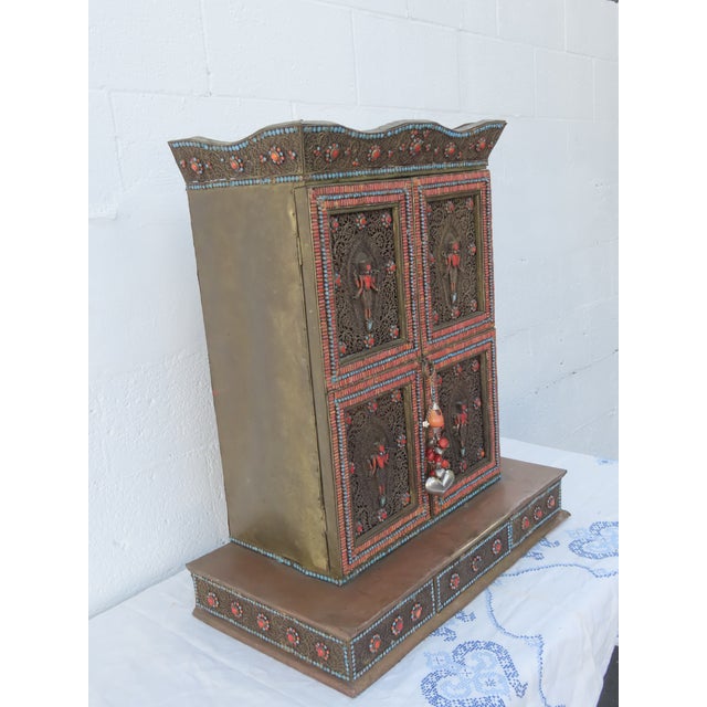 Brass Nepalese Shrine Temple Prayer Cabinet Gilt Coral Turquoise Figural Altar 4491b For Sale - Image 8 of 18
