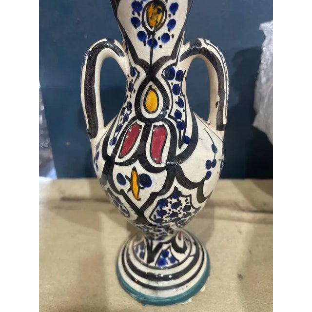 1910s Spanish Antique Petite Vase – Handcrafted Vintage Ceramic For Sale - Image 5 of 8