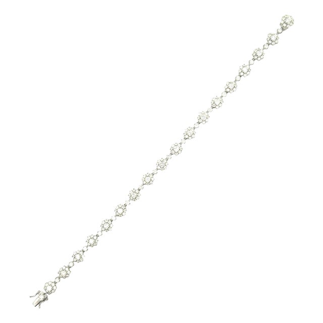 Diamond 18k White Gold Star-Halo Tennis Bracelet For Sale