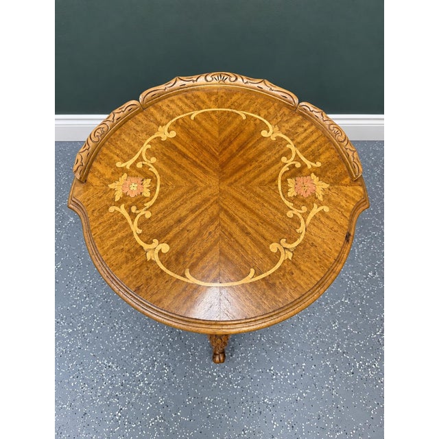 20th Century French Louis XV Carved Yew and Mahogany Floral Marquetry Side Tables (Pair) For Sale - Image 9 of 9