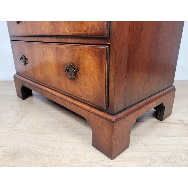 Edwardian Bureau Desk in Walnut, 1910 For Sale - Image 15 of 18