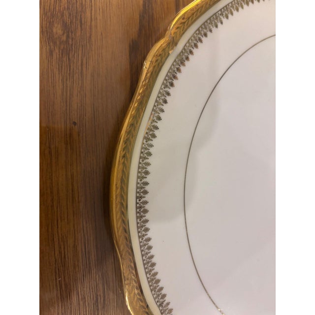 Louis XVI Style Tart and Cake Platter in Porcelain with Gilt Rim from Limoges, 1890s, Set of 2 For Sale - Image 4 of 8