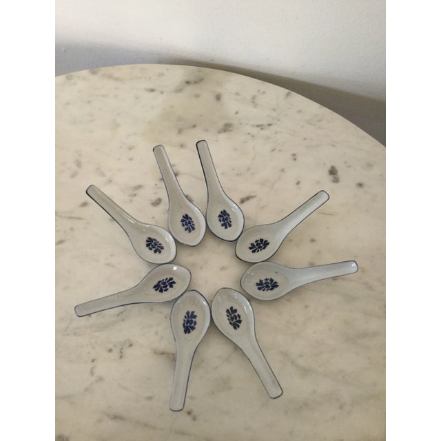 Chinoiserie Vintage Porcelain Asian Soups Spoons- Set of 8 For Sale - Image 3 of 5