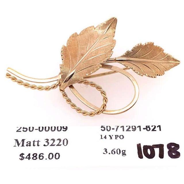 14 Karat Yellow Gold Freeform Leaf Brooch or Pin For Sale - Image 4 of 8