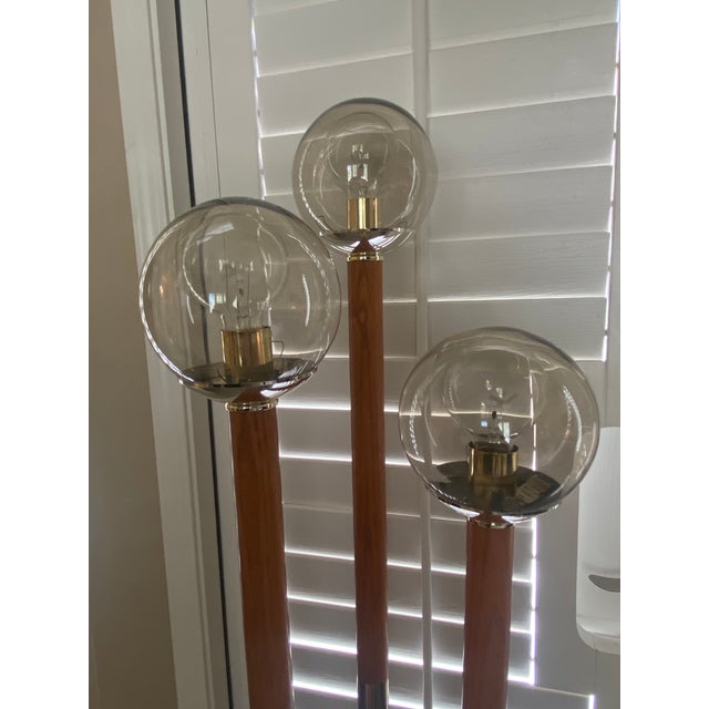 Mid-Century Modern 70s Mid-Century 3-Globe Oak & Brass Floor Lamp For Sale - Image 3 of 10