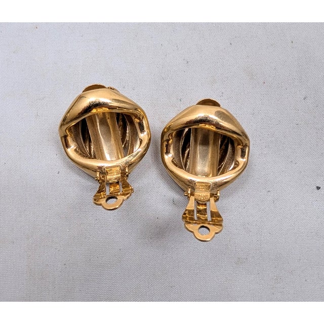 Vintage Signed Givenchy Modernist Goldtone Clip Earrings-2 Pieces For Sale In Philadelphia - Image 6 of 8