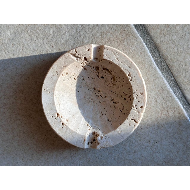 Italian Brutalist Ashtray in Travertine by Fratelli Mannelli, 1970s For Sale - Image 4 of 13