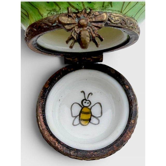 French Vintage Limoges France Peint Main Flower Trinket Box With Bee Clasp For Sale - Image 3 of 14