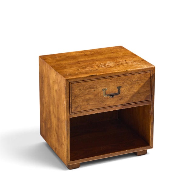 Henredon Campaign Mid Century Oak and Brass Nightstands - Pair For Sale - Image 9 of 12