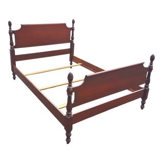Mid 20th Century Vintage Federal Style Mahogany Pineapple 1/2 Poster Full Size BedFrame For Sale