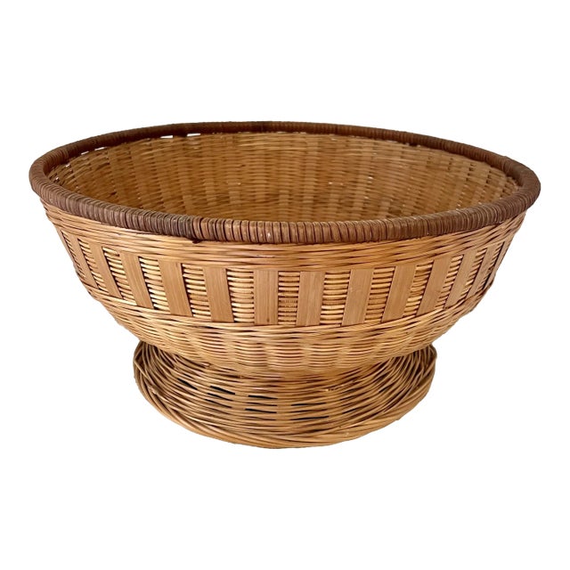 Mid 20th Century Vintage Round Pedestal Centerpiece Basket For Sale