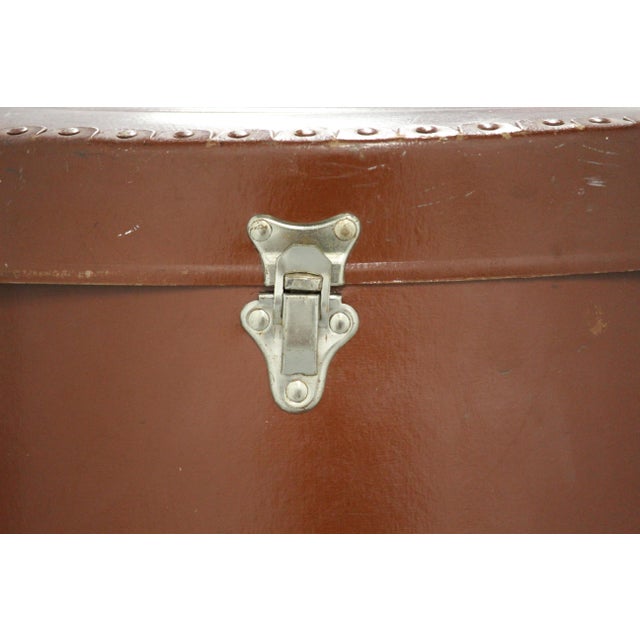 Round Brown Hat Box, 1890s For Sale - Image 9 of 18