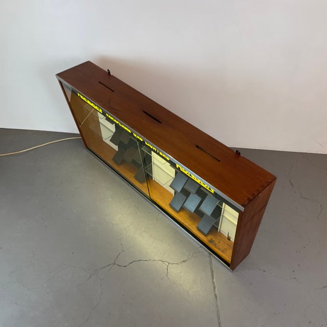 Lighted Counter Glass Varaflame Display Cabinet from Ronson, UK, 1960s For Sale - Image 17 of 18