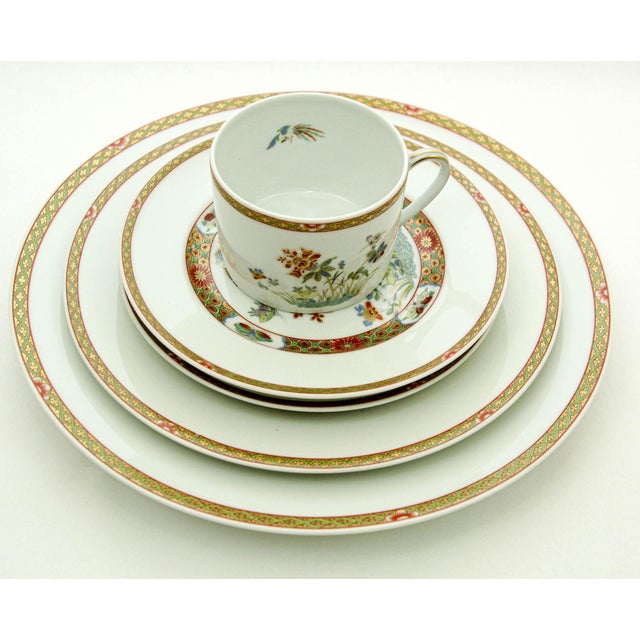 Bernardaud Limoges France "Chef D'Oeuvre" set of 5 dinner porcelain set.Five-piece place setting includes 1 dinner plate,...