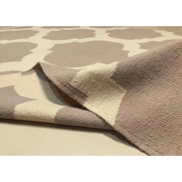 Vintage Indian Gray and Cream Kilim Rug, 1980s For Sale - Image 6 of 9