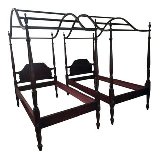 Pair of Sheraton Style High Poster Mahogany Canopy Twin Beds For Sale