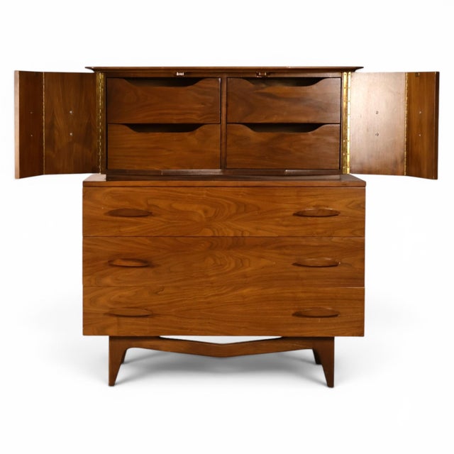 Young Manufacturing Sculptural Vintage Mid Century Modern Highboy Dresser C. 1960s, Attributed For Sale - Image 14 of 17