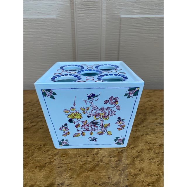 Mid 20th Century Mid-20th Century Dutch Delft Chinoiserie Porcelain Flower Frog Tulipiere For Sale - Image 5 of 10