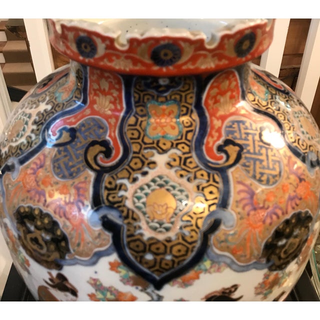 Large 19th Century Hand Painted Imari Porcelain Vase Meiji Period For Sale - Image 4 of 11
