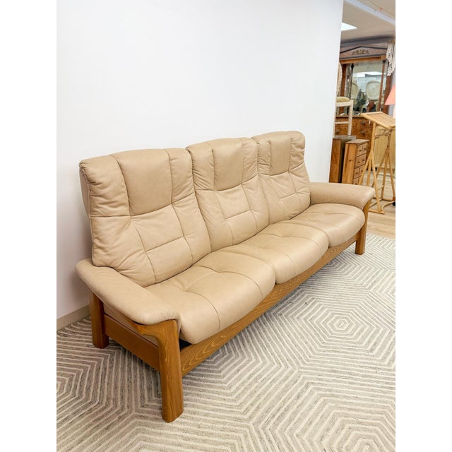 Ekornes ASA Late 20th Century Ekornes Stressless Buckingham 3-Seat Recliner Sofa Vintage MCM 90" Wide For Sale - Image 4 of 17