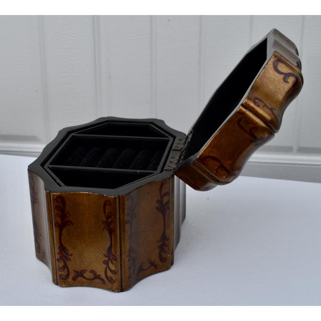 VTG Painted Florentine Style Jewelry Box W/Lined Fitted Interior /Removable Section For Sale - Image 9 of 13