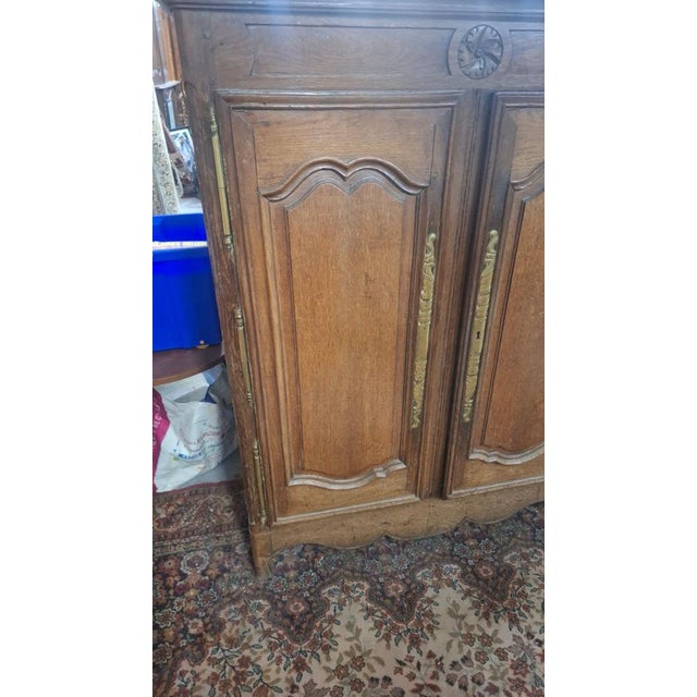 Small 19th-century solid oak sideboard or cabinet in good condition. The cornice is separate. It has two shelves. Period:...